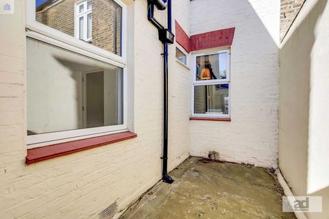 36 Dawlish Road, London, E10 6QD