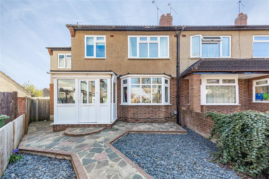 Clyde Crescent, Upminster, RM14 4 bed end of terrace house £500,000
