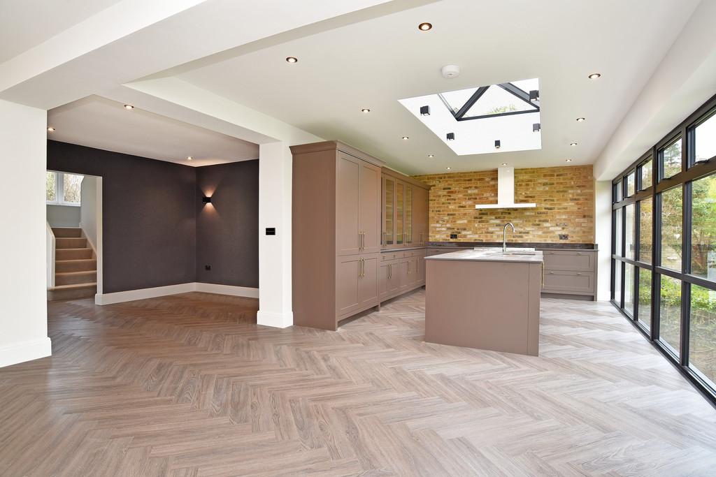 Dorset Crescent, Harrogate 4 bed semidetached house £600,000