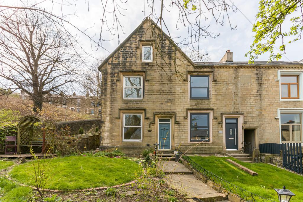 Stamford Road, Mossley, AshtonunderLyne 3 bed end of terrace house