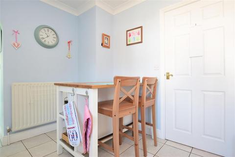 6 Ashdene Gardens, Ashington, Pulborough, RH20 3JA