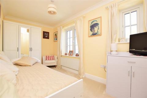 6 Ashdene Gardens, Ashington, Pulborough, RH20 3JA