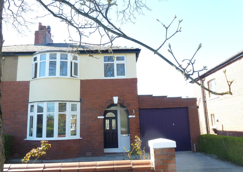 Westgate, Leyland PR25 3 bed semidetached house £210,000