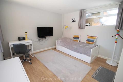 17 Willow Road, New Malden, KT3 3RS