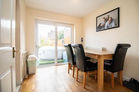 2 Clos Parc Radur, Radyr, Cardiff, CF15 8GH