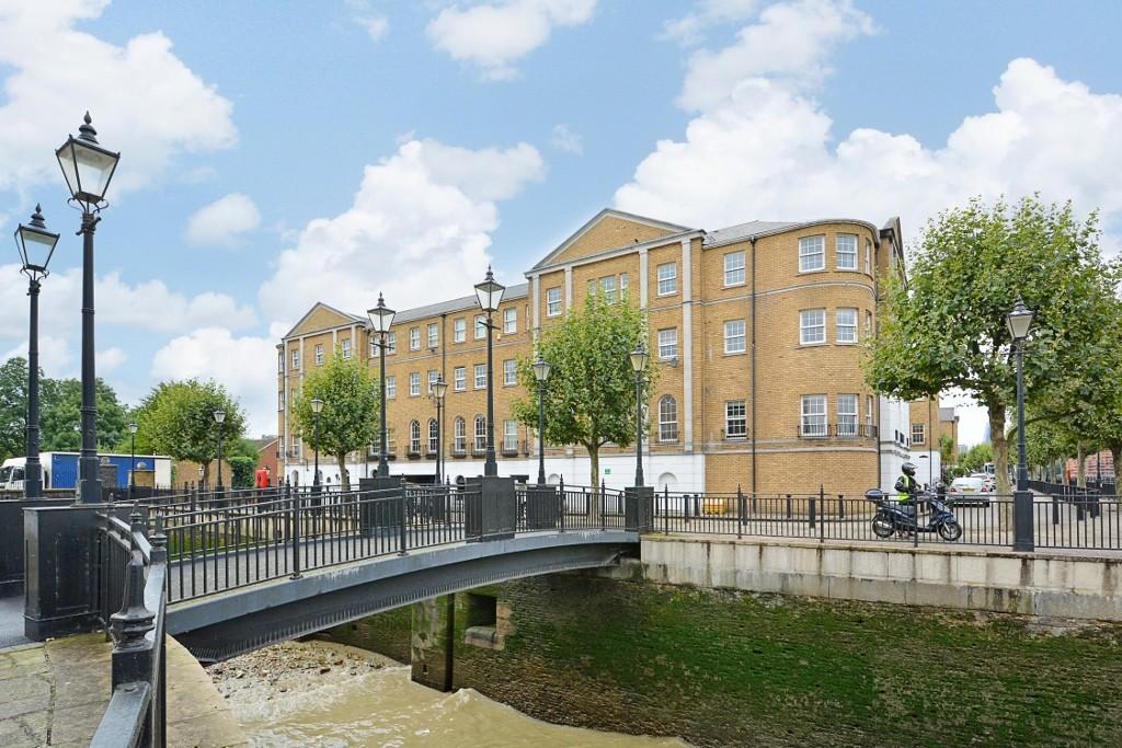 William Square, Rotherhithe 2 bed apartment £1,500 pcm (£346 pw)