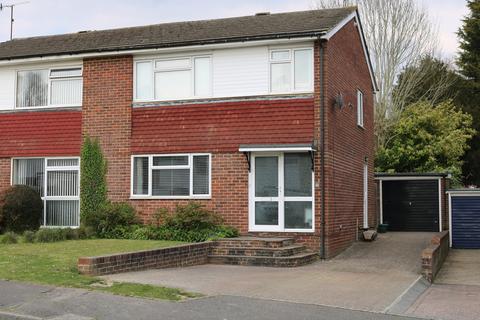 99 Barnmead, Haywards Heath, RH16 1XB