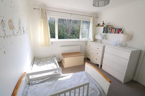 99 Barnmead, Haywards Heath, RH16 1XB