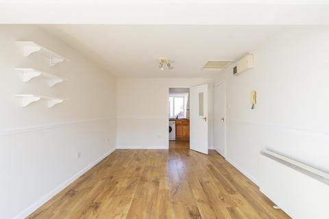 Studio to rent, Jessop Court, City Centre