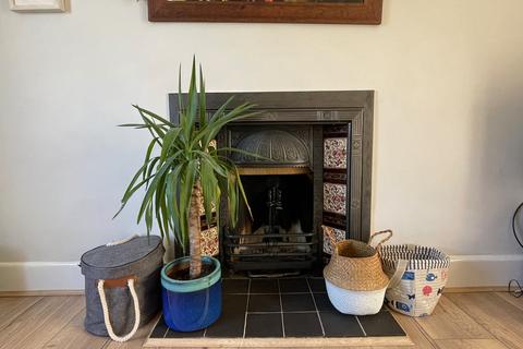 4 Queens Road, Swanage, BH19 2EQ