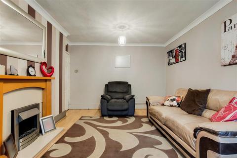 31 Buttfield Close, Dagenham, RM10 8TJ