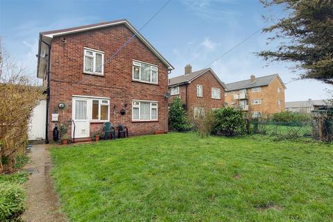 31 Buttfield Close, Dagenham, RM10 8TJ