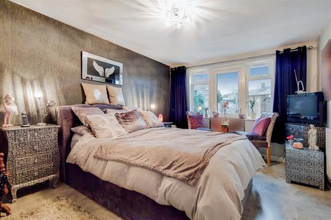 422 Rainham Road South, Dagenham, RM10 7XA
