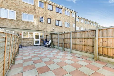 35 Crane Close, Dagenham, RM10 8PL