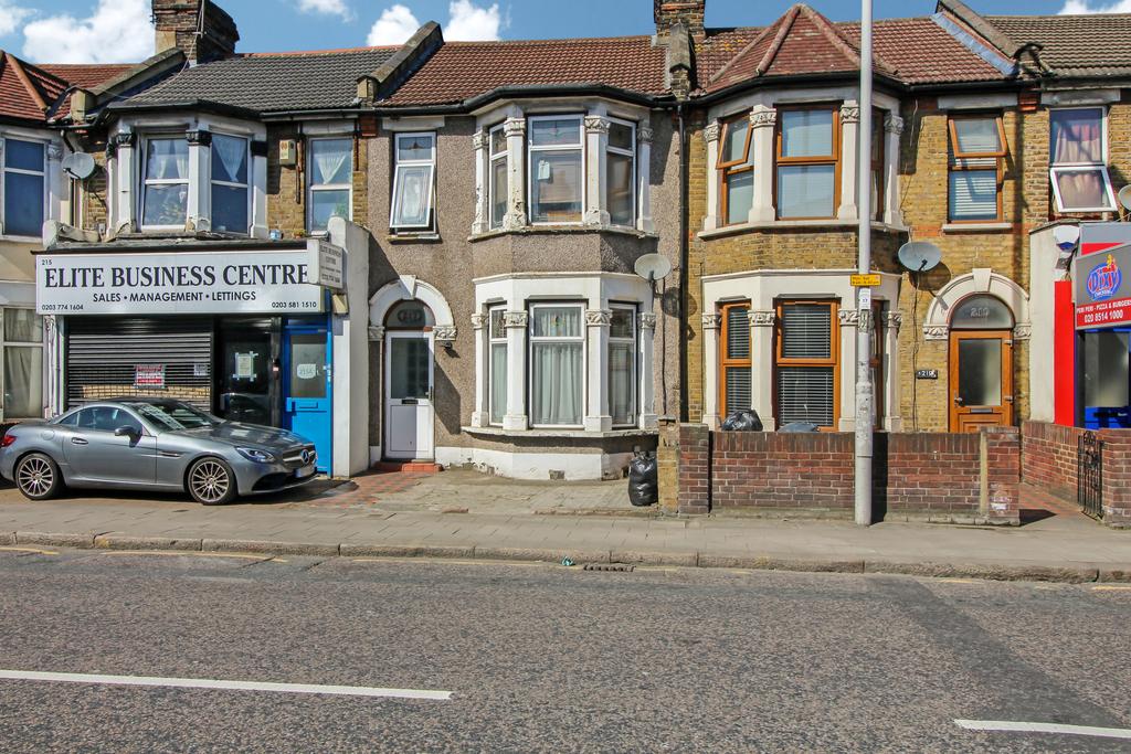 Ley Street, Ilford, Essex IG1 2 bed flat £1,150 pcm (£265 pw)