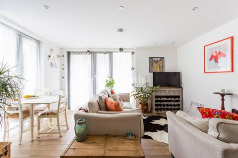 2 bedroom apartment to rent, Lapwing Heights, Waterside Way, London, N17