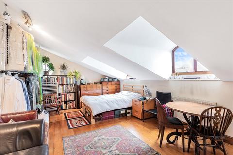 1 Western Lane, London, SW12 8JS