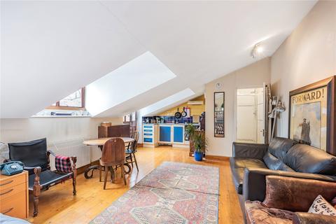 1 Western Lane, London, SW12 8JS