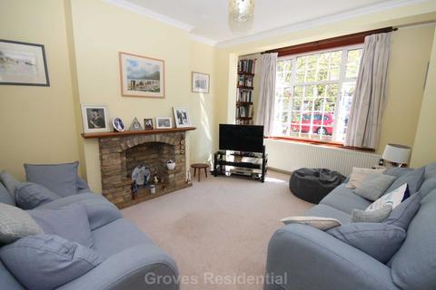 34 Mount Road, New Malden, KT3 3JX