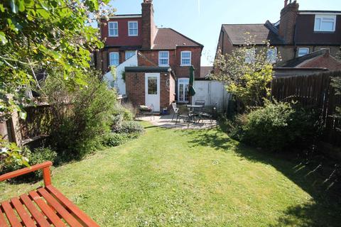 34 Mount Road, New Malden, KT3 3JX