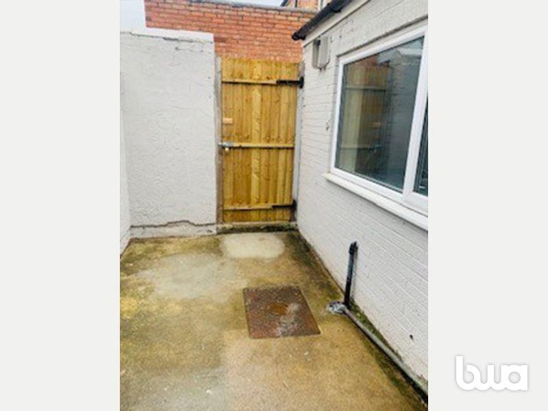 Oxford Road, Hartlepool, TS25 5RT 2 bed terraced house £15,000