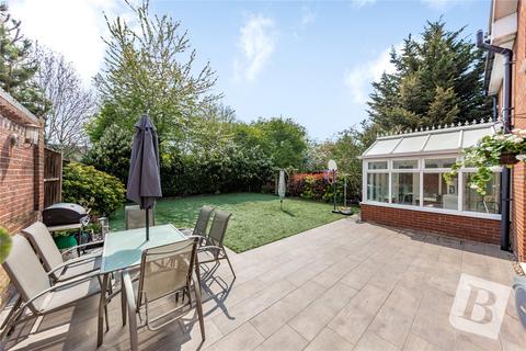 46 Harris Close, Romford, RM3 8PQ