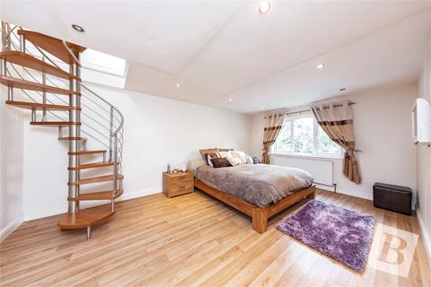 46 Harris Close, Romford, RM3 8PQ