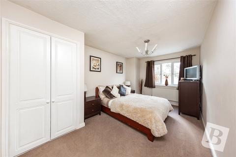 46 Harris Close, Romford, RM3 8PQ