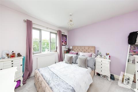 46 Harris Close, Romford, RM3 8PQ
