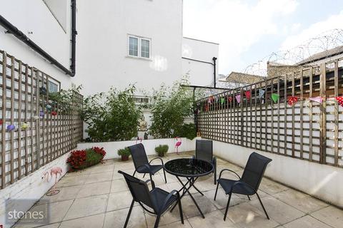 2 bedroom apartment to rent, Maybury Gardens, Willesden Green, London, NW10