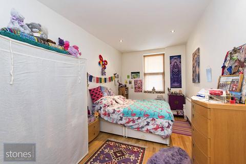 2 bedroom apartment to rent, Maybury Gardens, Willesden Green, London, NW10