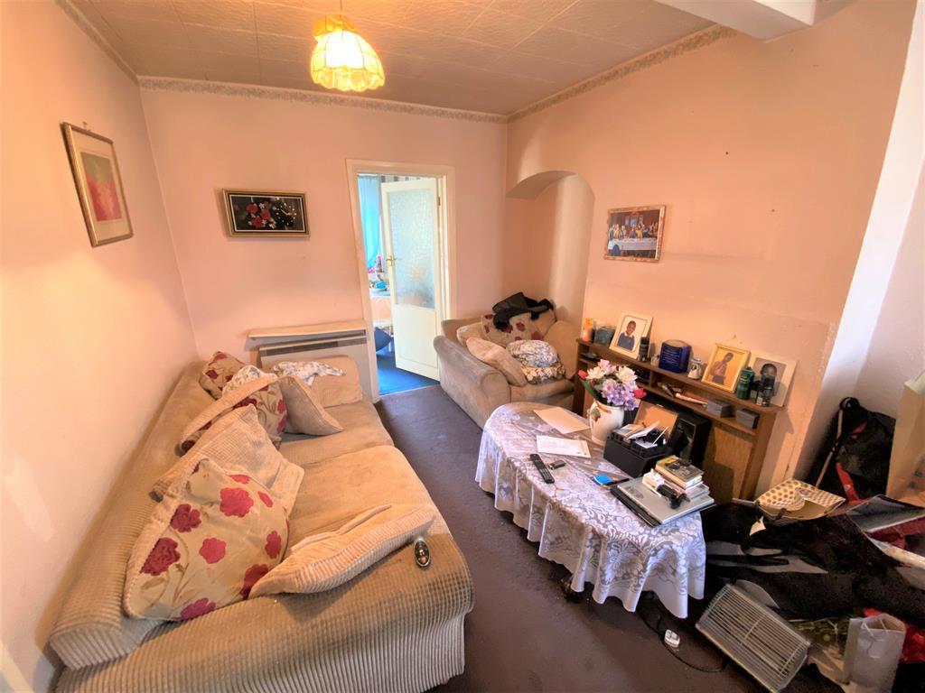 Carfax Road, Hayes, Middlesex, UB3 4RB 3 bed semidetached house £450,000
