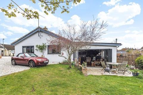 26 Ludsden Grove, Thame, OX9 3BZ