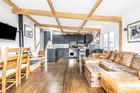26 Ludsden Grove, Thame, OX9 3BZ