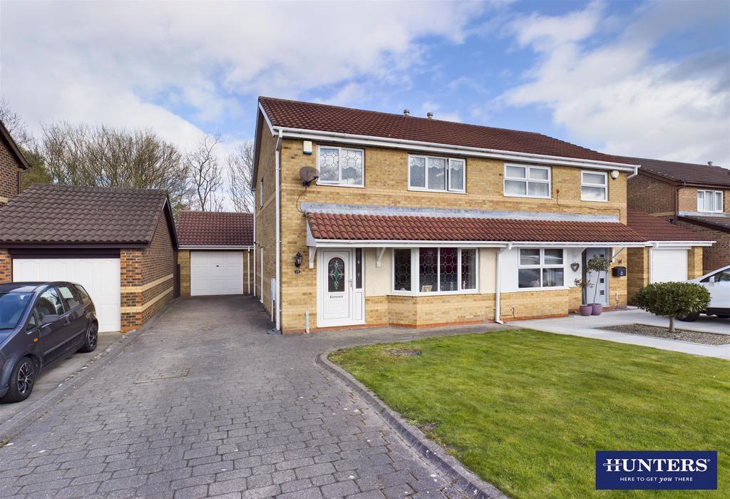 Macmerry Close, Fulford Park... 3 bed semidetached house £195,000