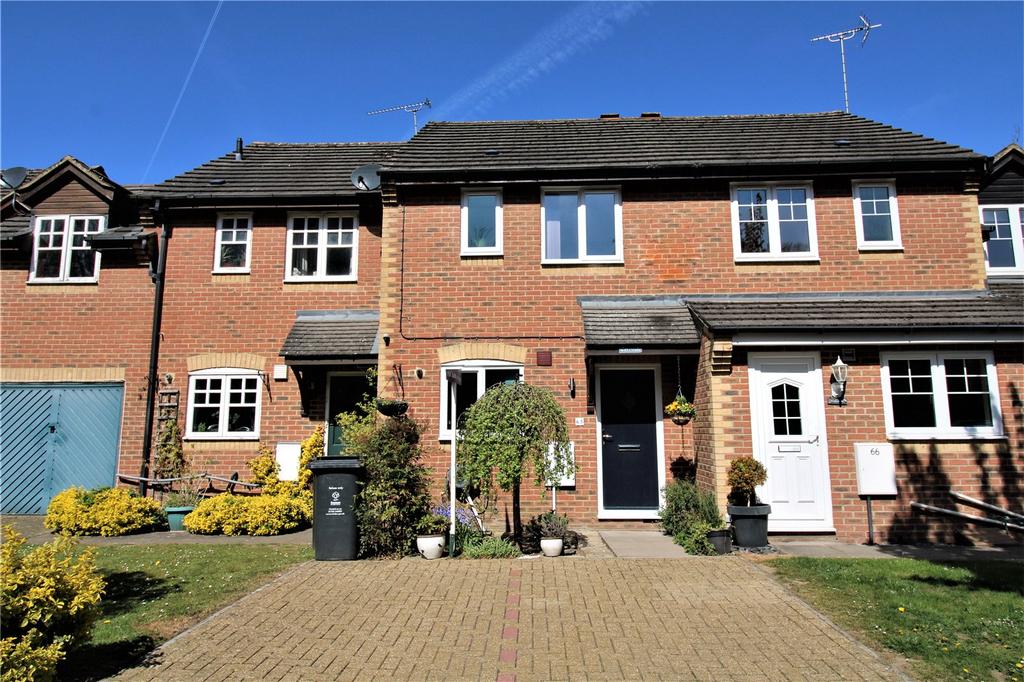 Dunsford Close, Swindon, Wiltshire, SN1 2 bed terraced house £225,000