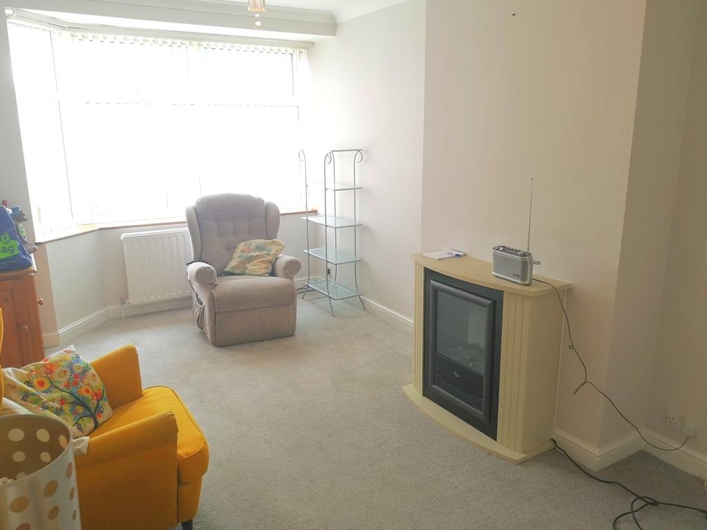 Dunkeld Road, Gosport PO12 2 bed semidetached bungalow £950 pcm (£