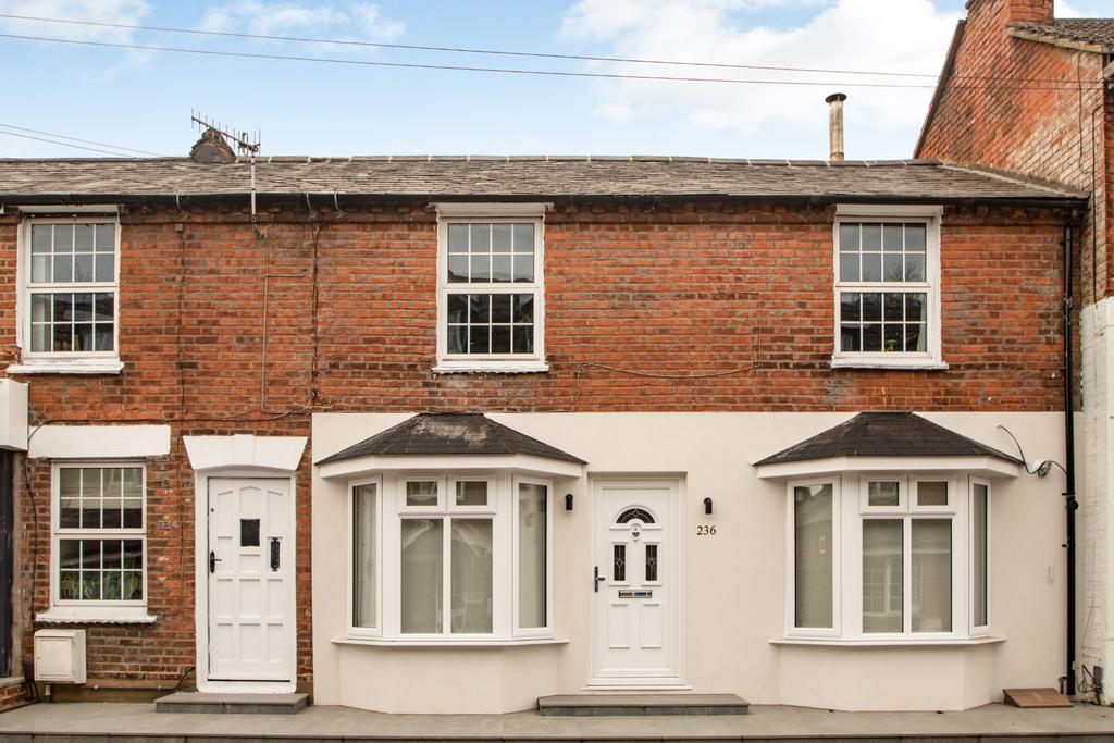 Waterside, CHESHAM 2 bed £310,000