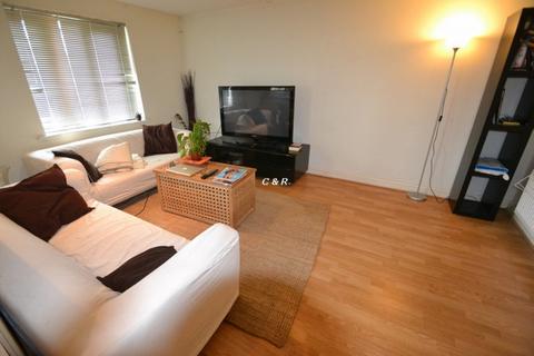 2 bedroom apartment to rent, Stretford Road, Hulme, Manchester. M15 5JH