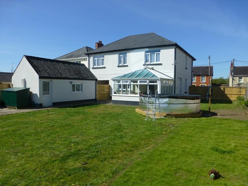 Bonllwyn, Ammanford, Carmarthenshire. 5 bed detached house £375,000