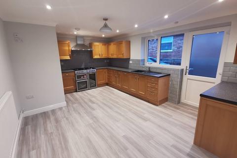 138 Delffordd, Rhos, Swansea, SA8 3ER