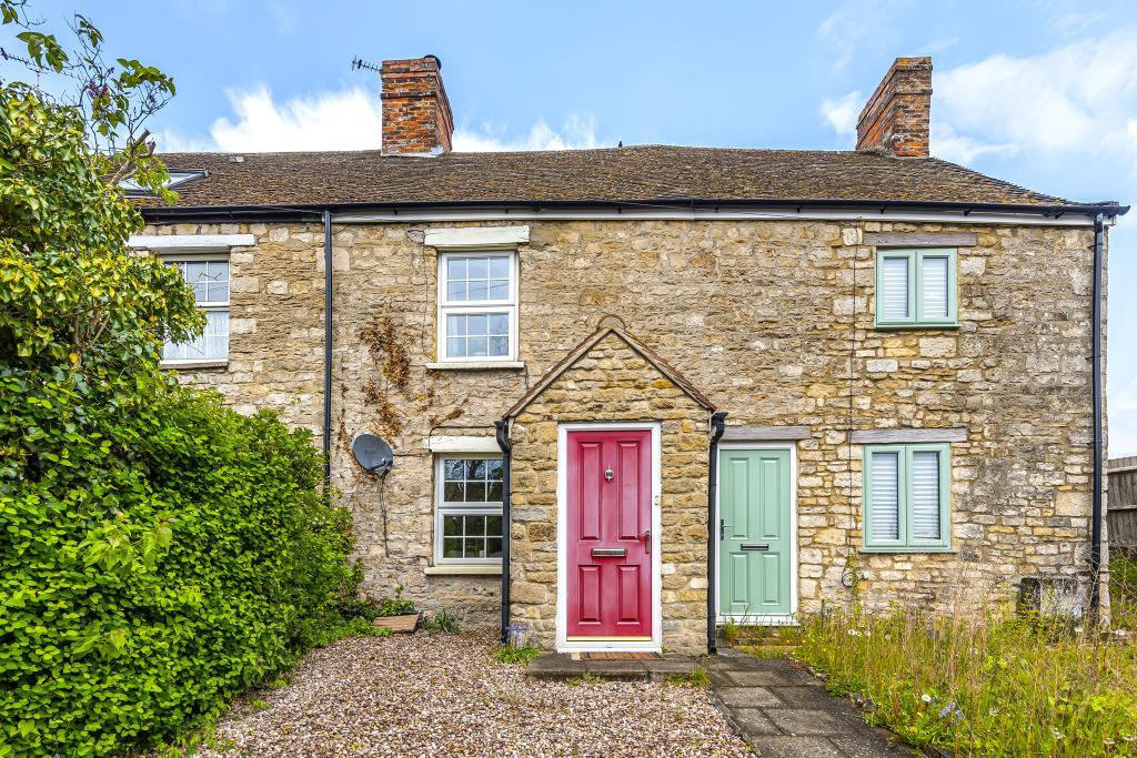 Witney Oxfordshire OX28 2 Bed Cottage 290 000