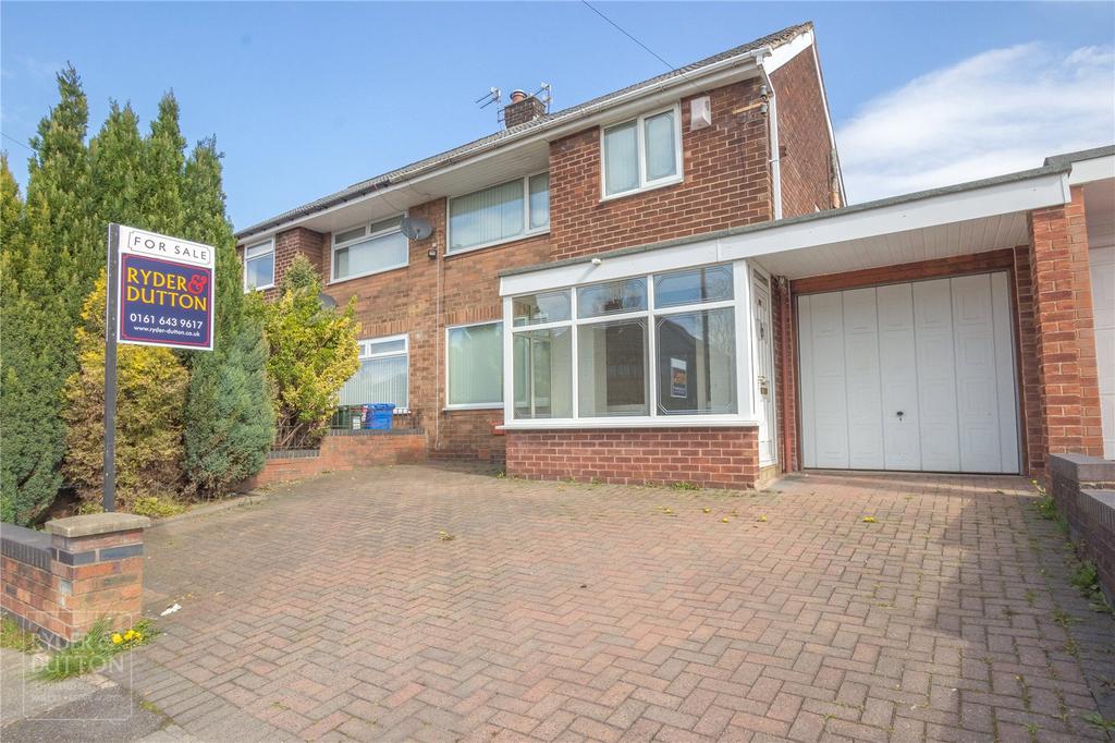 Mossway, Alkrington, Middleton... 3 bed semidetached house £235,000