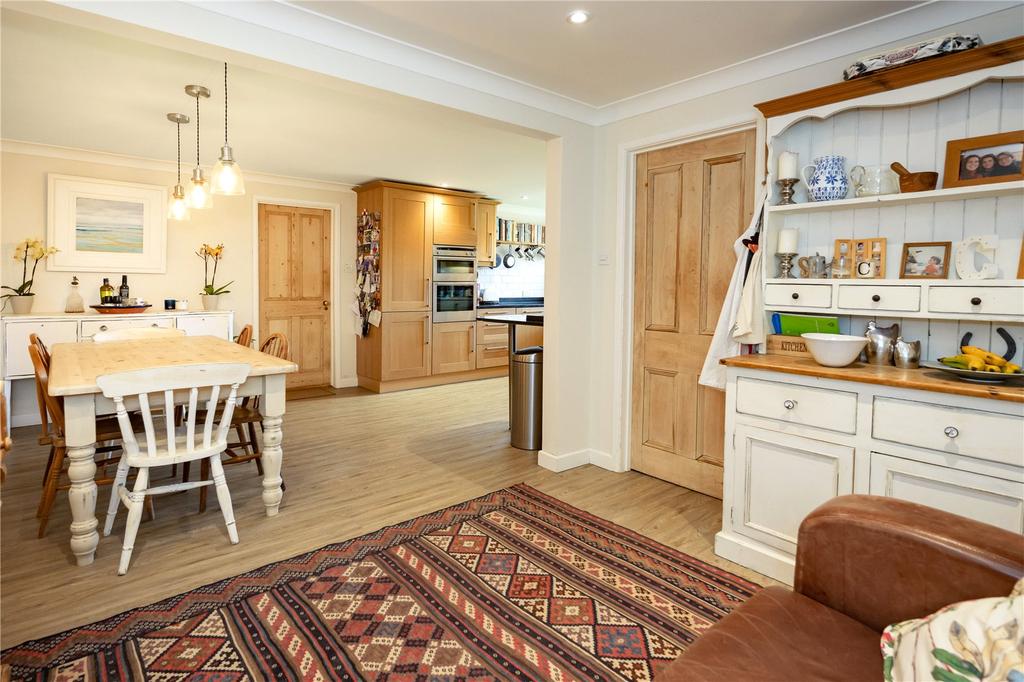 Dining/Sitting Area