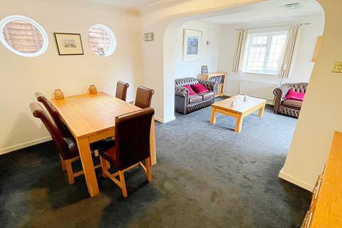 6 Eastcott Close, Bournemouth, BH7 7EQ