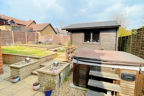 6 Eastcott Close, Bournemouth, BH7 7EQ