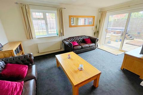 6 Eastcott Close, Bournemouth, BH7 7EQ