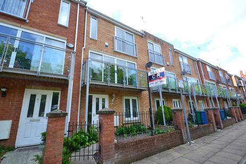 4 bedroom terraced house to rent, St Nicholas Road, Hulme, Manchester, M15 5JD