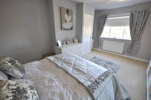 22 Large Square, Stainforth, Doncaster, DN7 5RL