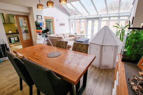 73 Bramley Drive, Hartley Wintney, Hook, RG27 8ZF